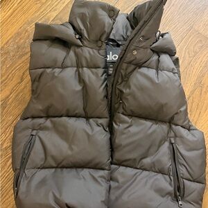 Gold Rush Puffer Vest - Black